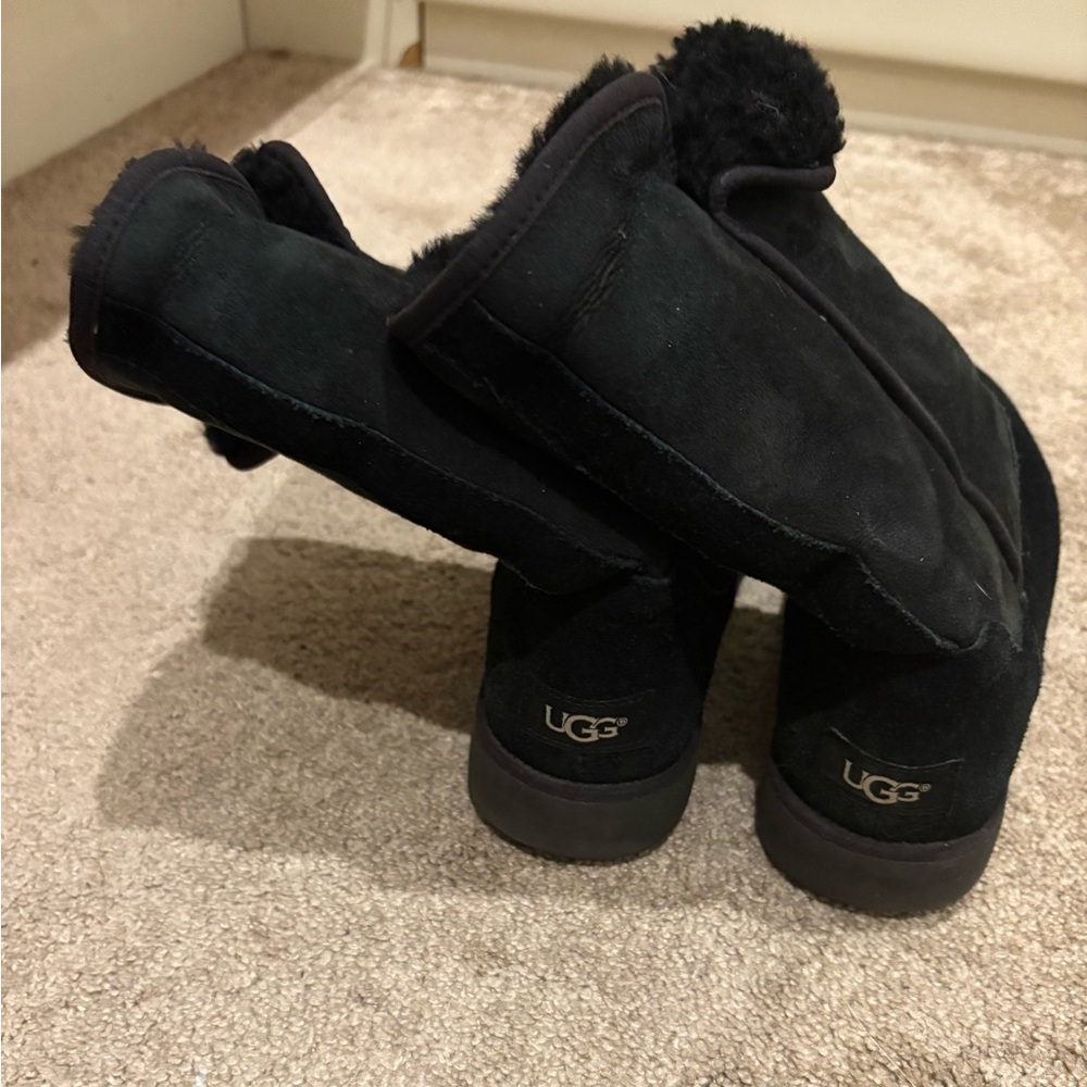 EUC women’s UGGS